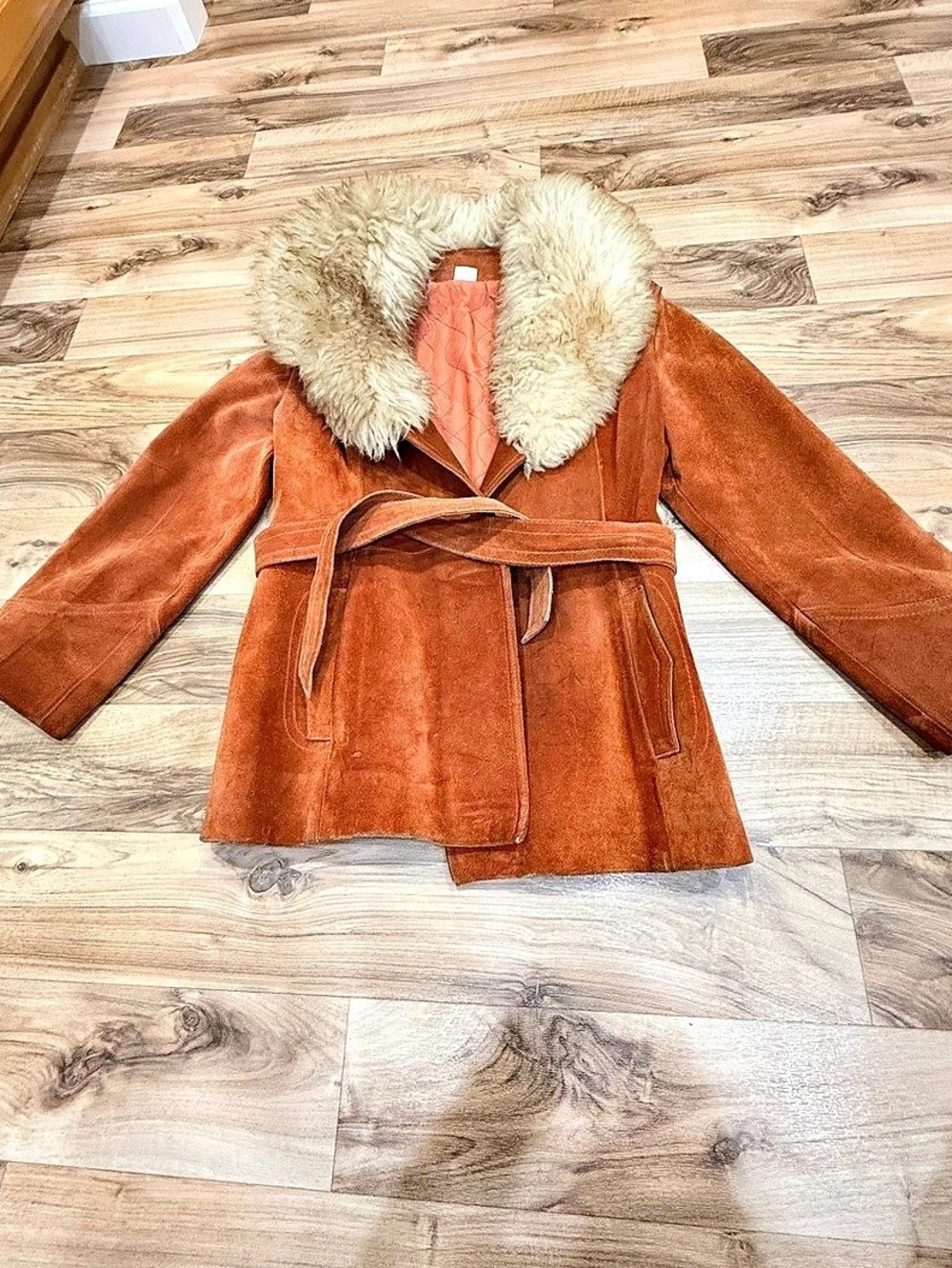 Vintage 1970’s Women's Brown Leather Jacket with Fur Collar - Picture 8 of 16